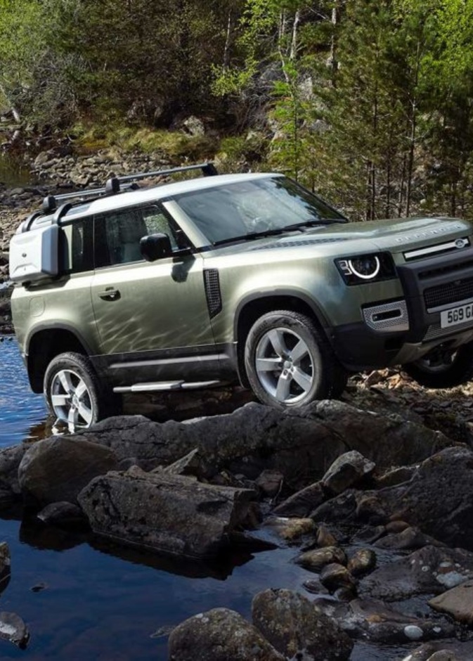 لاند روفر تستعرض أسطورة الطرق الوعرة