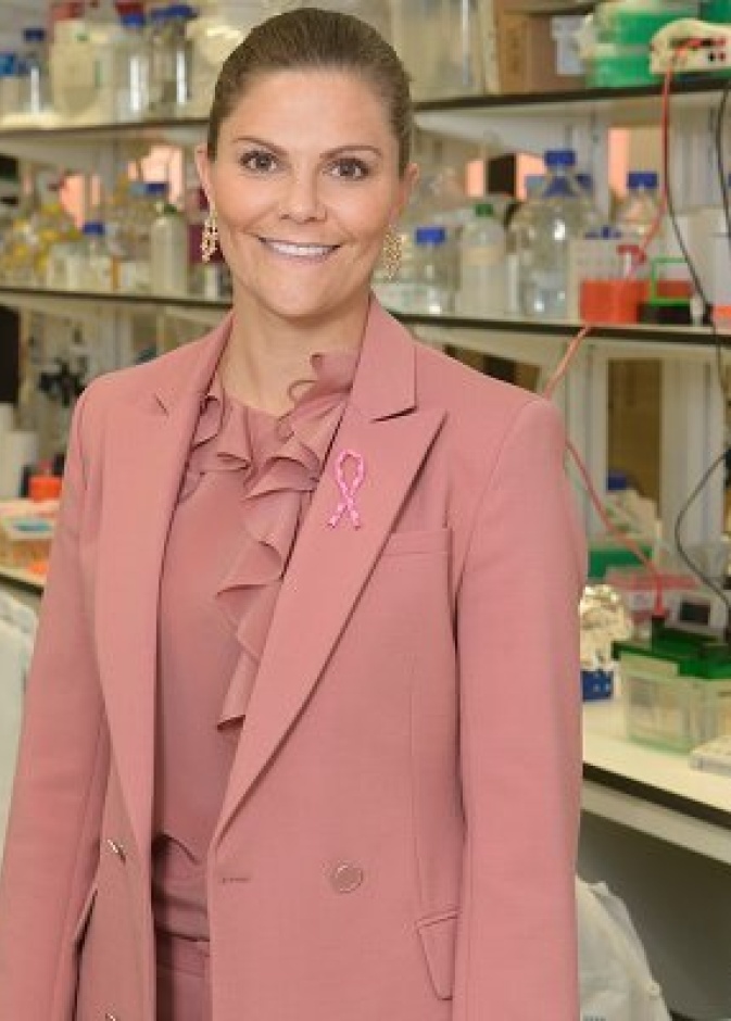 اختيار الأميرة فيكتوريا الراعية الرسمية لحملة الرباط الوردي