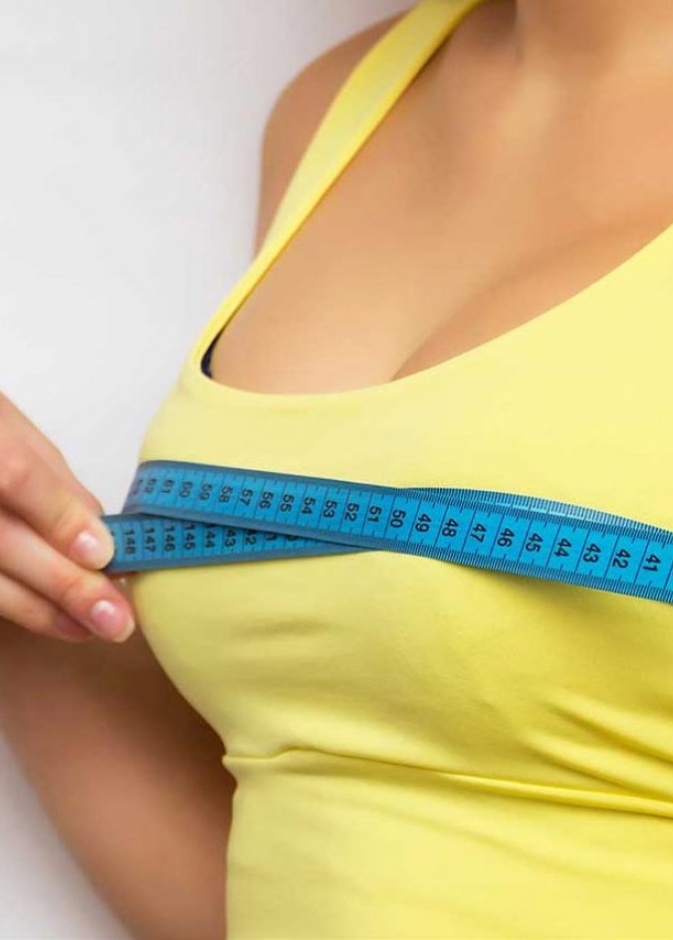  يرتبط الثدي الكبير بعلامات الجمال والأنوثة