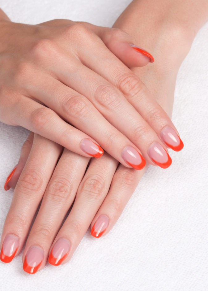 اعتمدي المناكير البرتقالي المطفي بطرق مختلفة