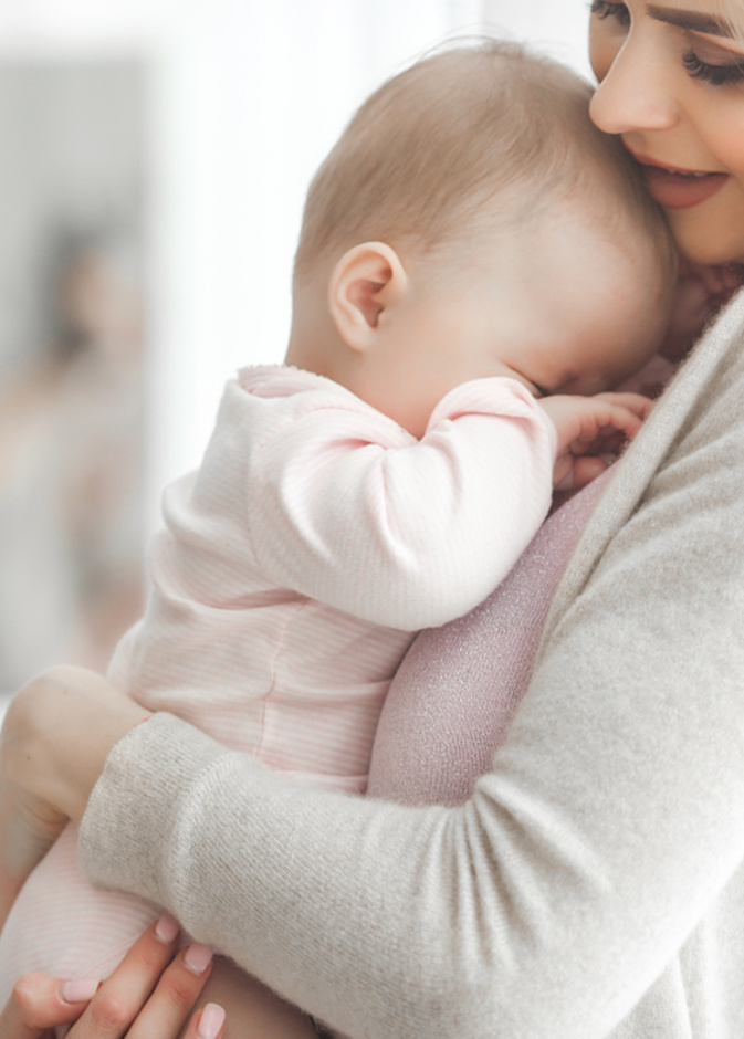 الطريقة الصحيحة لطرد الغازات عند الاطفال الرضع