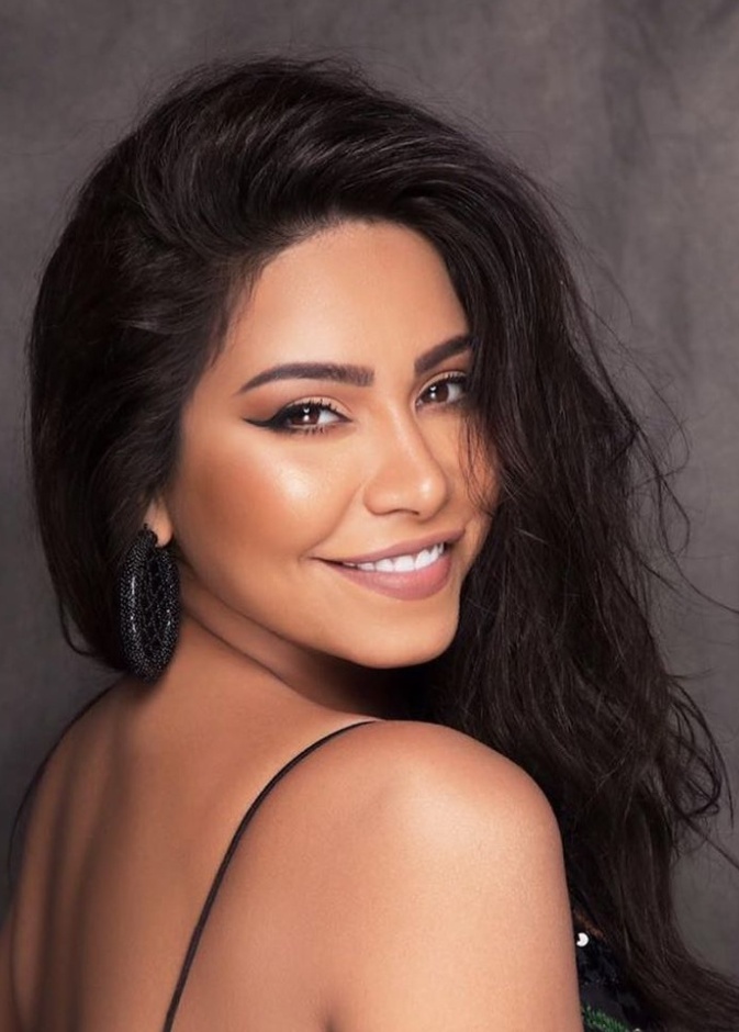 شيرين عبد الوهاب تميل الى اطلالات الجمال الناعمة