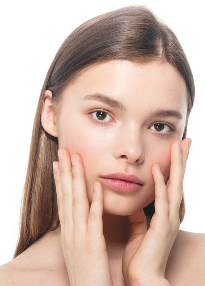 اصنعي عجينة صودا الخبز لأنه قد يساعد في تقليل ظهور المسام أثناء محاربة حب الشباب