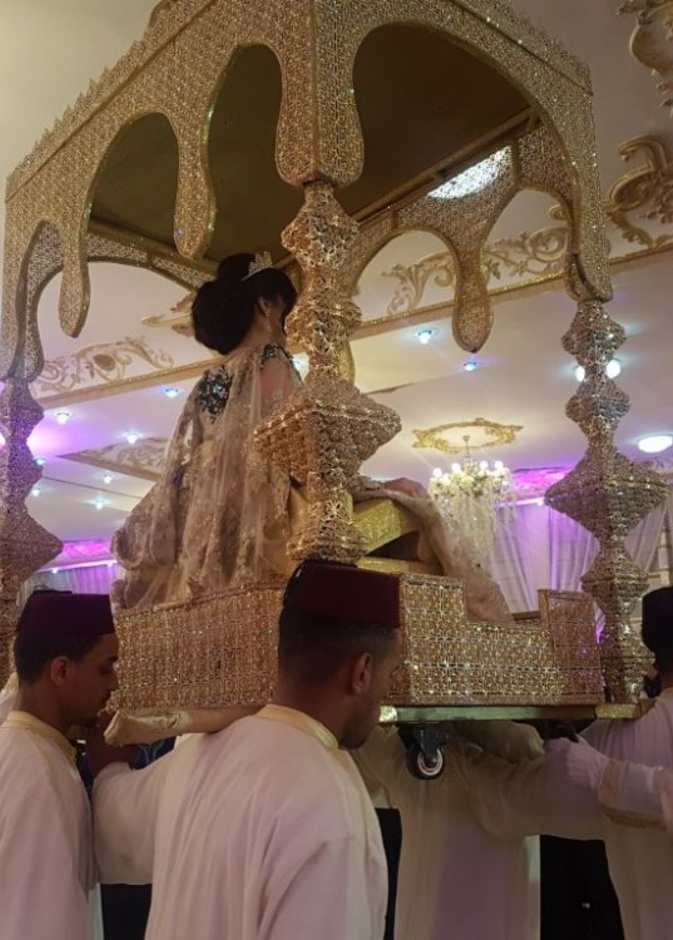 الحنة و العمارية و سبع اطلالات للعروس في المغرب