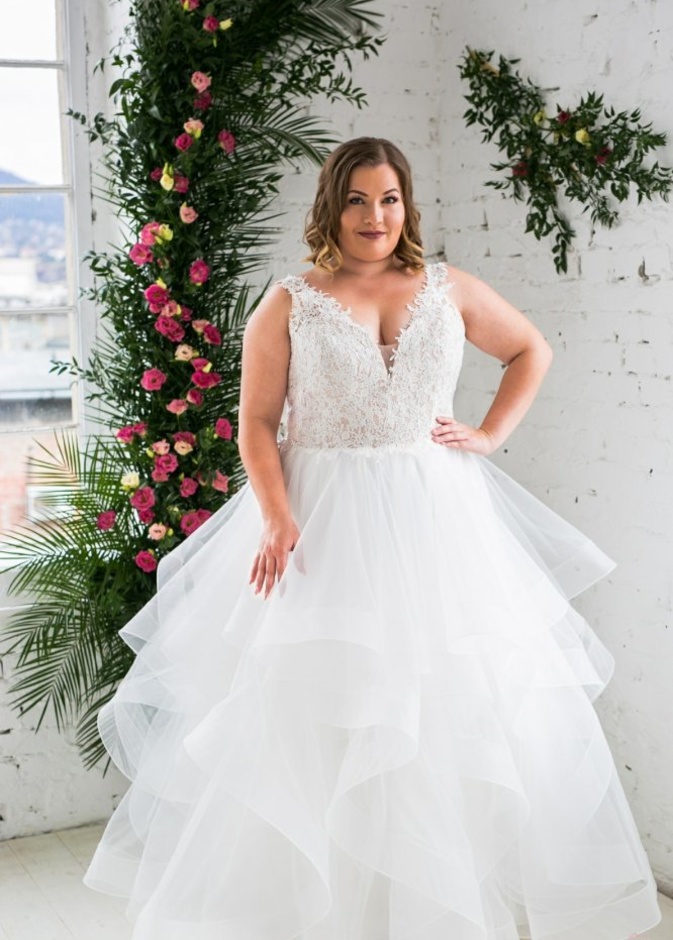 فستان بأكمام دانتيل من watters