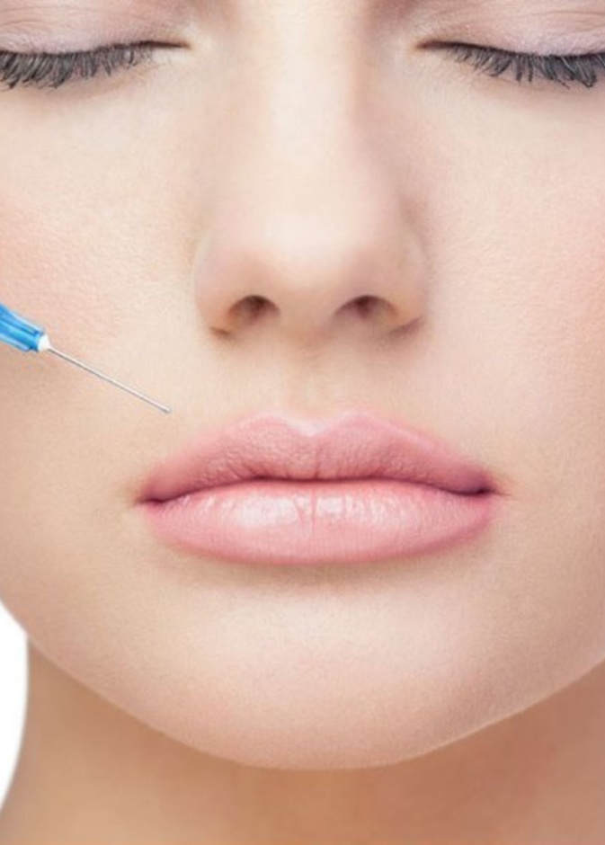 تعرفي على كيفية التخلص من الفيلر في الشفاه وكيفية سحبه
