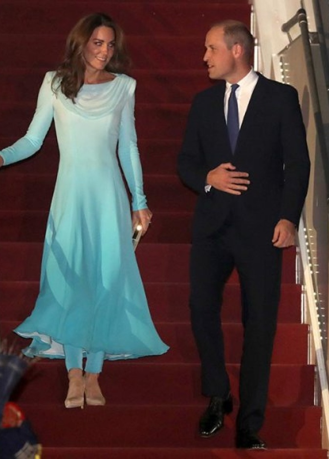 الأمير وليام وكيت ميدلتون يصلان إلى باكستان