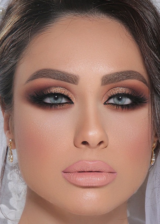 إليك أفضل رموش تركيب للعيون العميقة