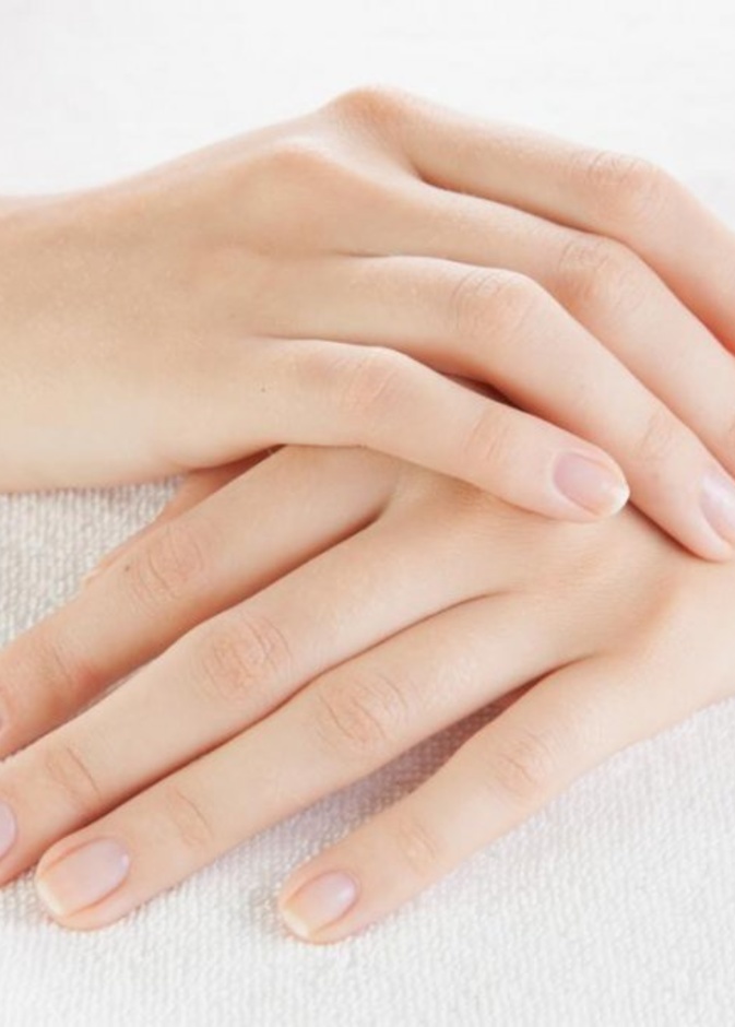 تعرفي على كيفية ازالة طلاء الاظافر الجل في المنزل