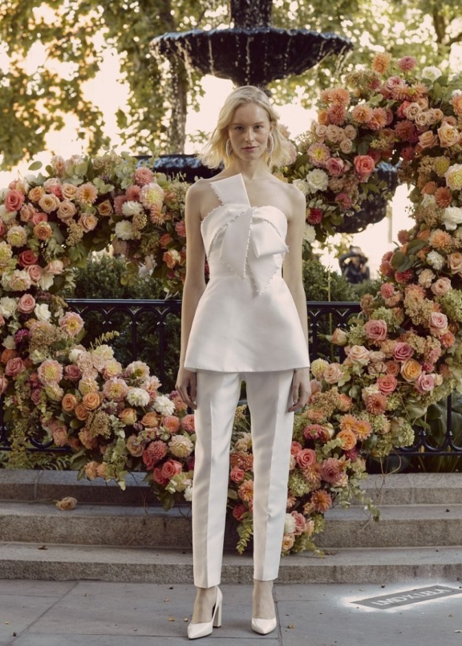 فساتين زفاف جريئة