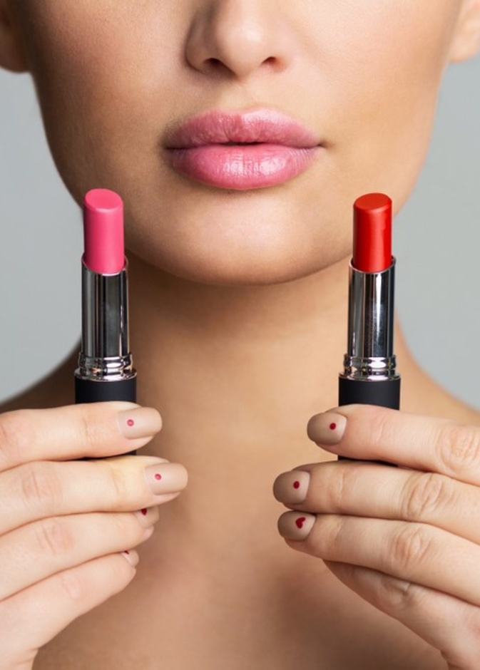 اللون الأحمر يناسب البشرة الفاتحة