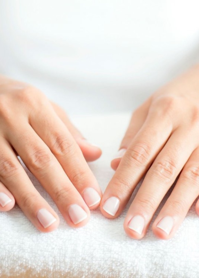  احصلي على أظافر قوية وطويلة باستخدام زيت الزيتو