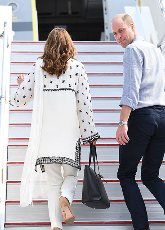 الأمير وليام كان يمازح الوفد المرافق له في اللحظات العصيبة