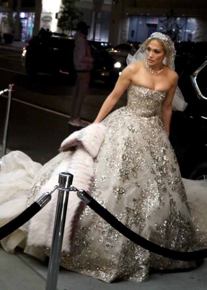  فستان زفاف جنيفر لوبيز