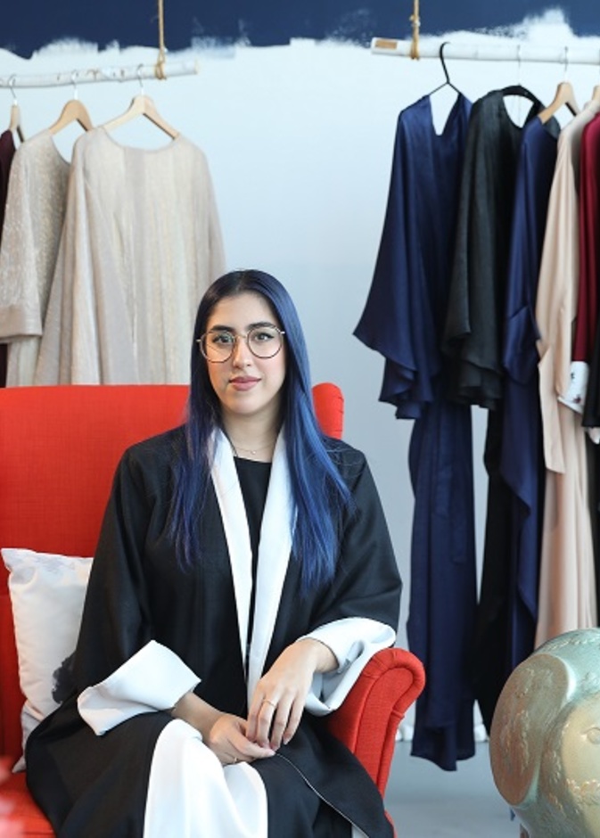 المصممة الإماراتية يارا بن شكر