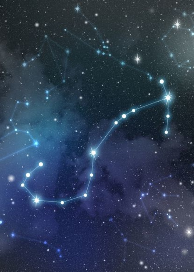 يميل رجل العقرب الى الغموض ويتمتع بشخصية جذابة