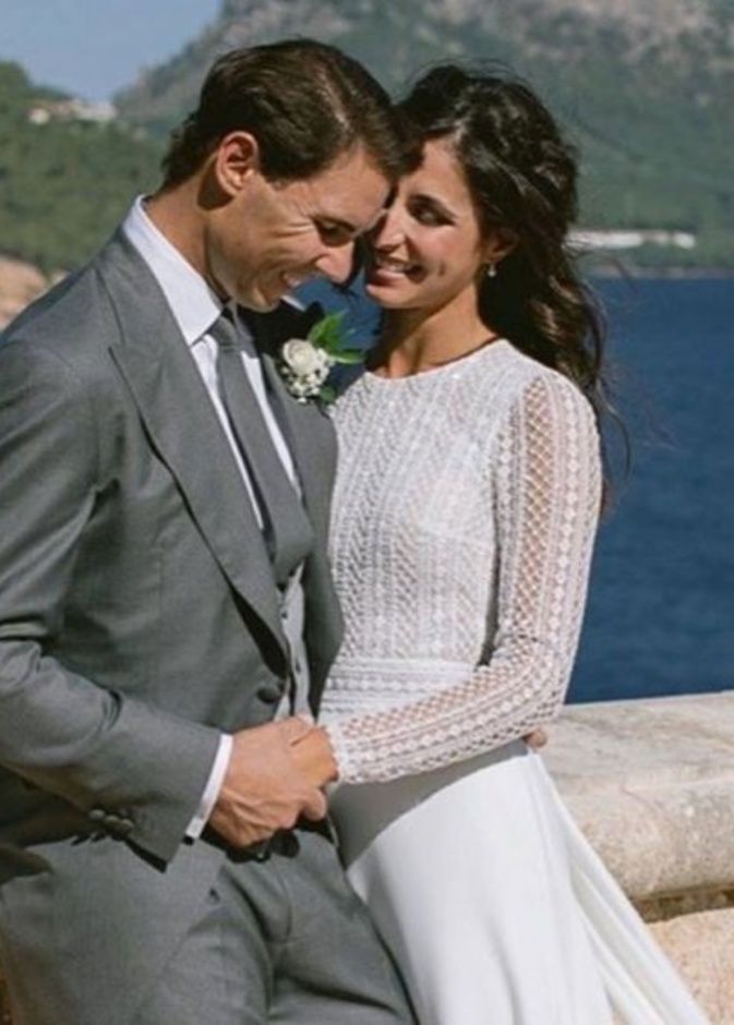 اطلالة العروس ناعمة و بسيطة