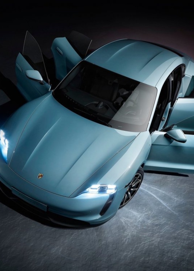 بورشه تكشف عن 4S أغلى نسخ Taycan السوبر رياضية الكهربائية