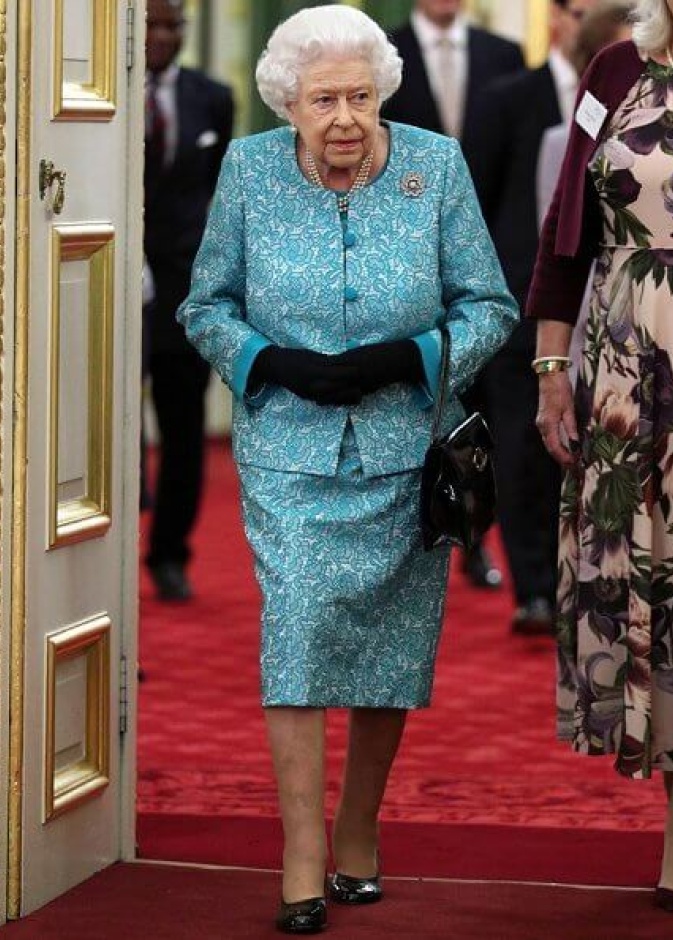 الملكة إليزابيث الثانية في حفل استقبال في قصر سانت جيمس