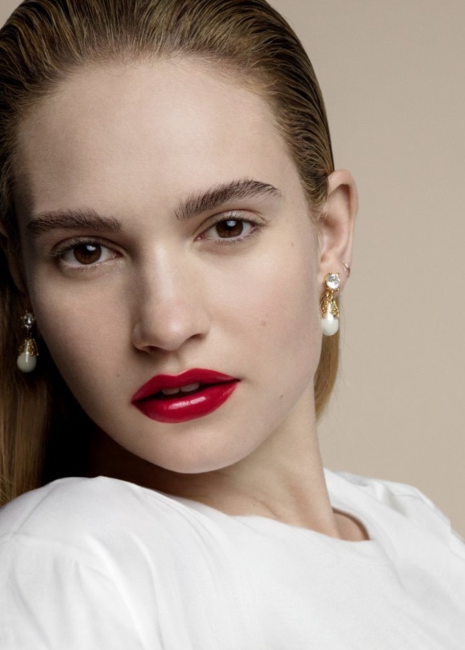 "العطر مهم في حياتي لأنه يثير الذكريات بقوة ويلهم الأحاسيس"