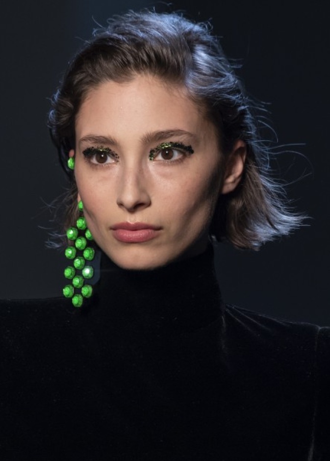 مكياج عيون براق اختاريه لسهرات 2019 بأسلوب من Michael Kors