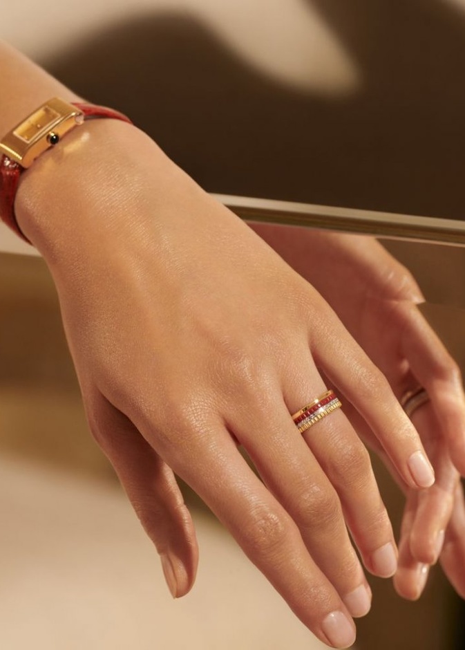 خاتم Quatre Radiant من الذهب الأصفر والماس، موديل الحجم الكبير