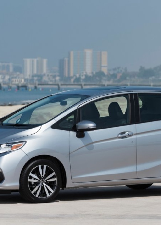 هوندا تطلق fit بخمس نسخ مختلفة