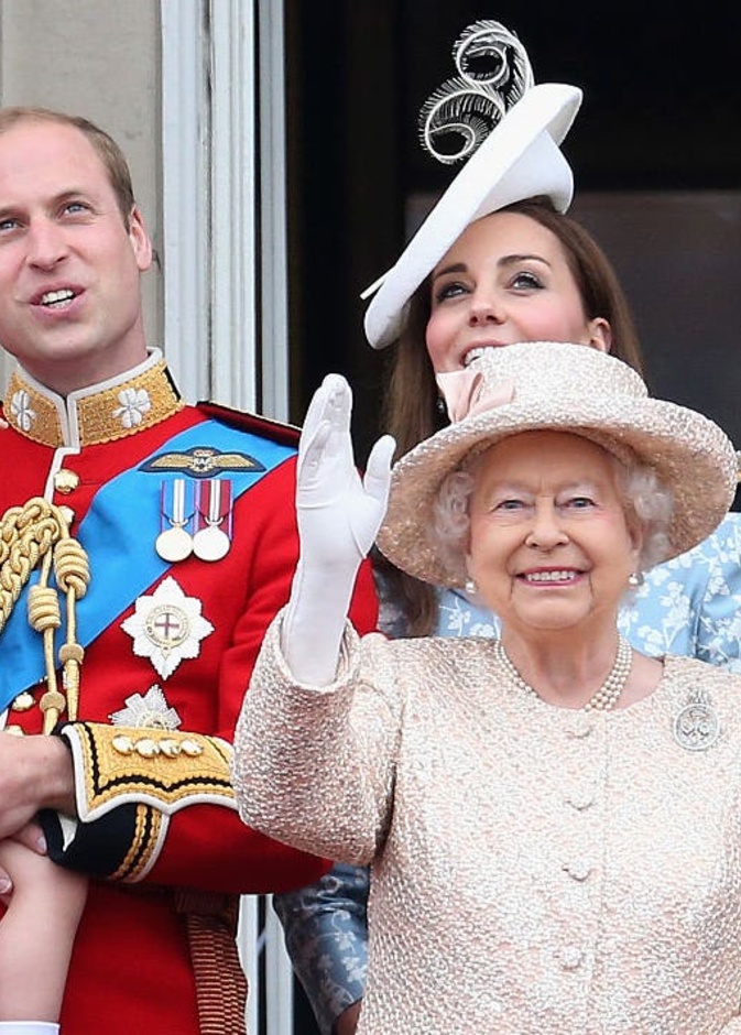 أفراد العائلة البريطانية المالكة ينكرون متابعة المسلسل