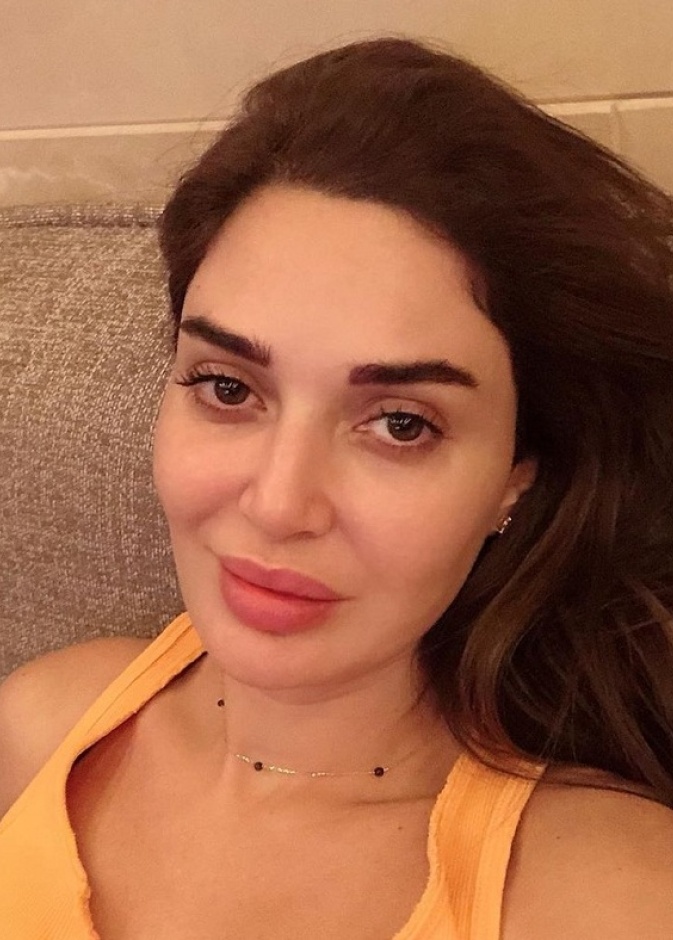 نادين نجيم وسيرين عبد النور بدون مكياج ..من الأجمل