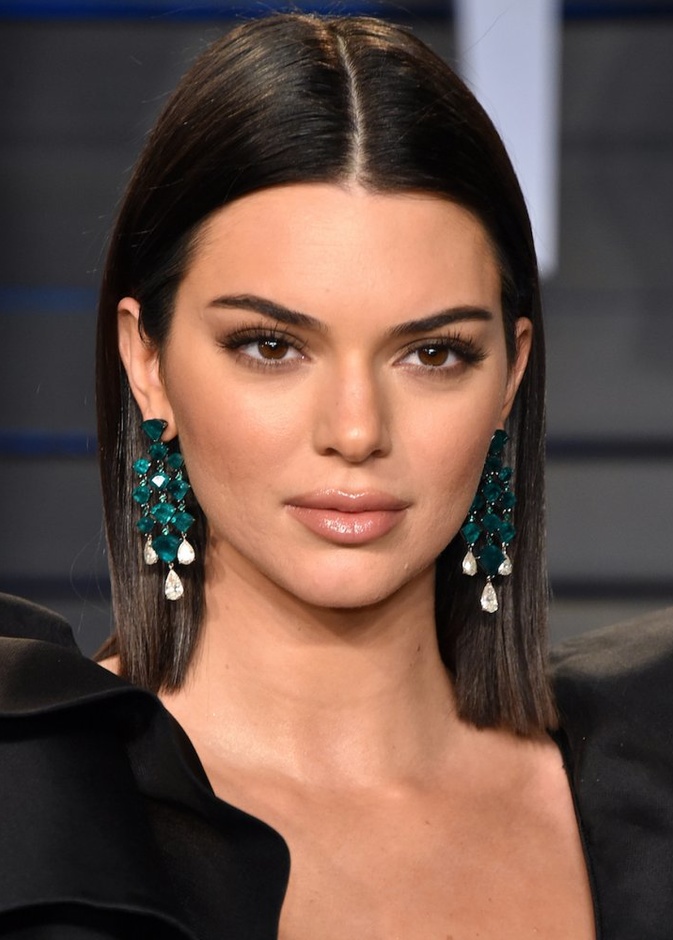 كيندال جينر بقلادة ماسية أنيقة من ماركة   Chopard