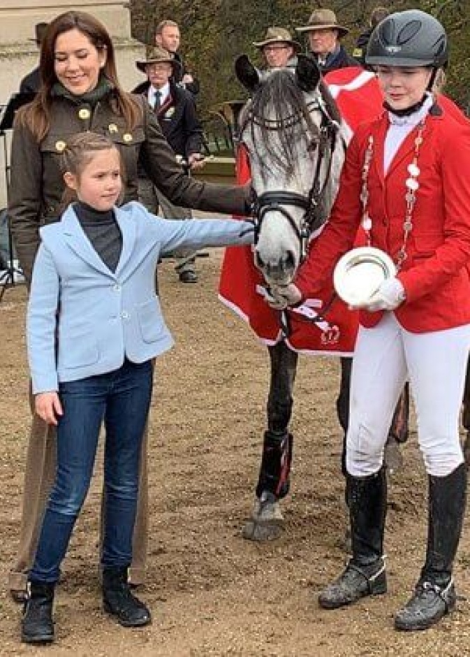 الأميرة ماري وأطفالها يحضرون رحلة الصيد الملكية السنوية