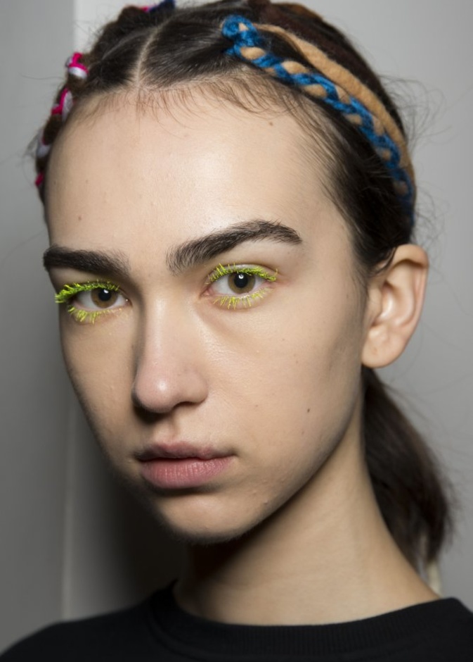 الرموش الملونة احدث صيحة في شتاء 2020 من Giambattista Valli