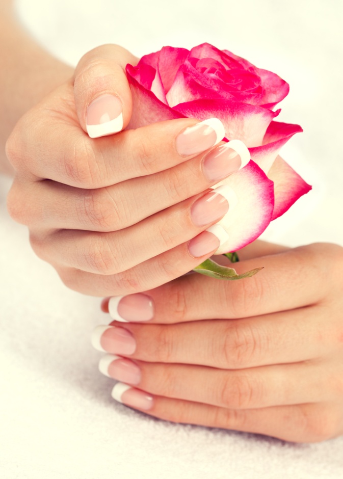 استخدمي خلطات بيكربونات الصوديوم لتنظيف وتفتيح الاظافر