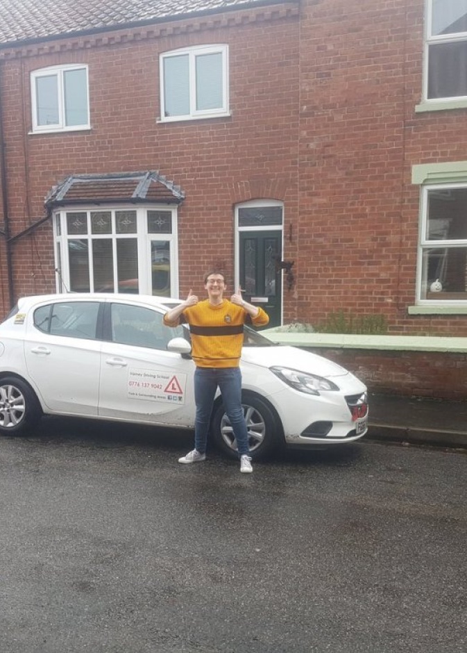 طريقة ركن السيارة بين سيارتين للمبتدئين