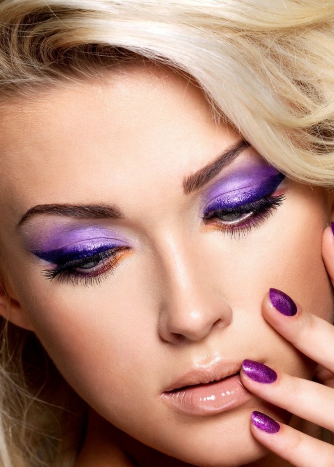 اللون الأحمر حليف مناسبات شتاء 2020