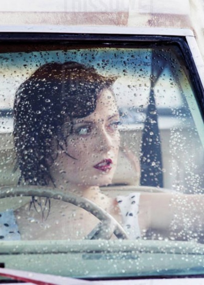 الدخول في تجمعات مياه الأمطار يتطلب مهارات إضافية في القيادة