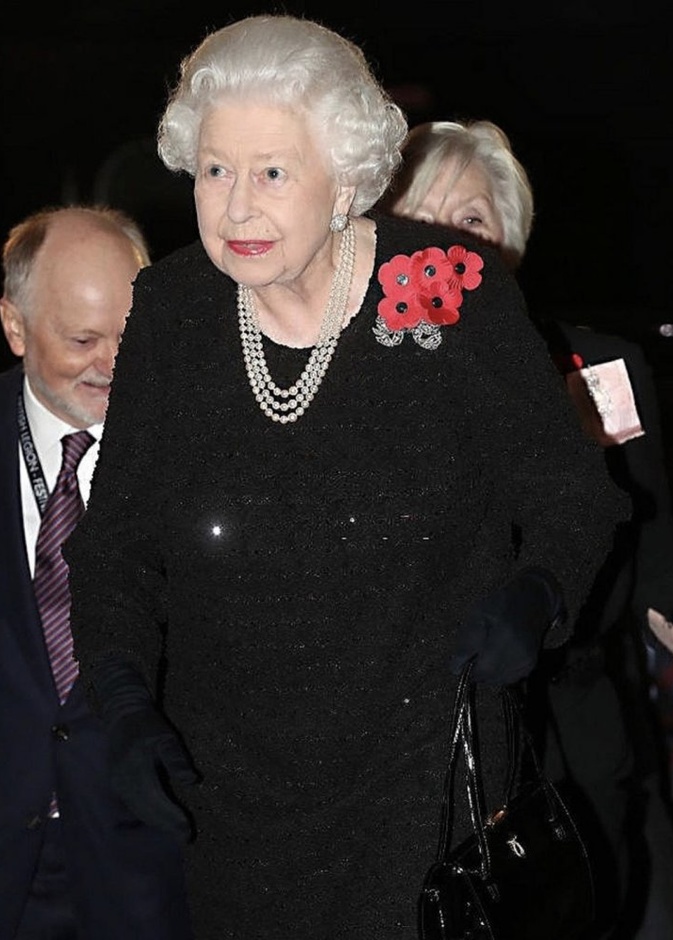 إطلالة الملكة اليزابيث الثانية في الحفل السنوي Festival of Remembrance