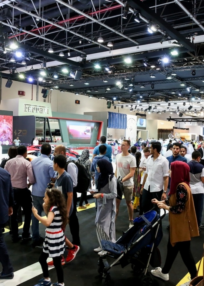 انطلاق الدورة الـ 15 من معرض دبي الدولي للسيارات بمركز دبي التجاري العالمي