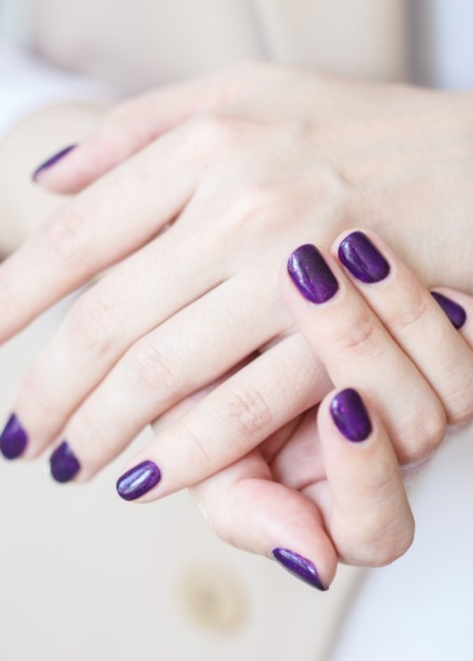  اعتمدي المناكير الأرجواني لهذا الموسم