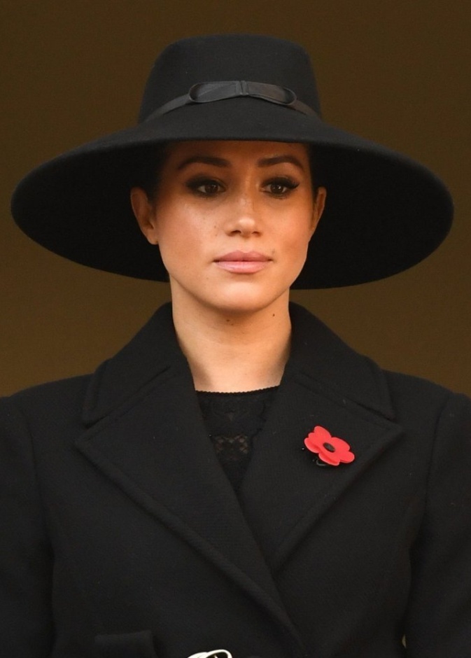 ستيلا مكارتني روجت لفستان ميغان ماركل