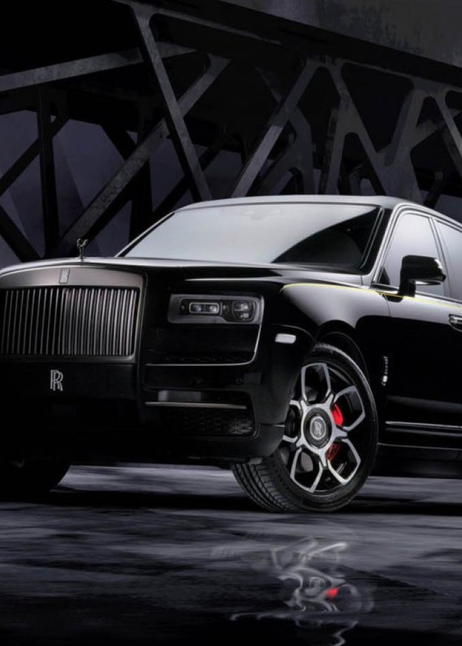 رولزر رويس تقدم نسخة بلاك بادج من سيارتها الرياضية المتعددة الاستخدامات الفارهة كولينان