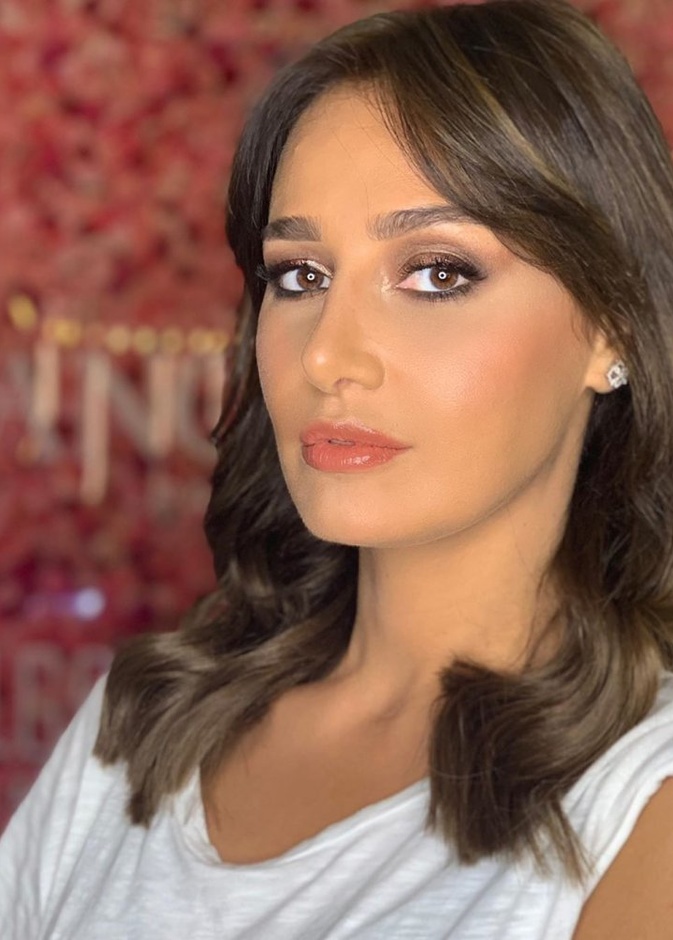 حلا شيحة تميل الى المكياج الناعم