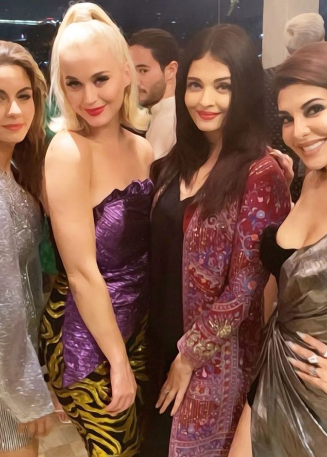 كيتي بيري تقابل نجوم ومشاهير بوليوود في حفل كاران جوهر