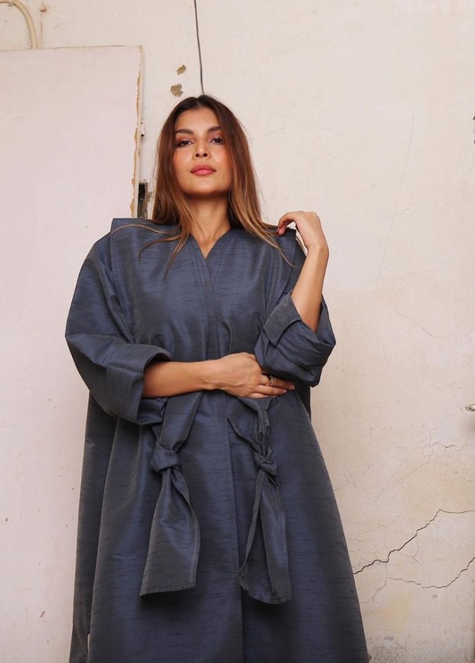 تفاصيل تساعد المرأة على تنسيق العباية بطرق مختلفة