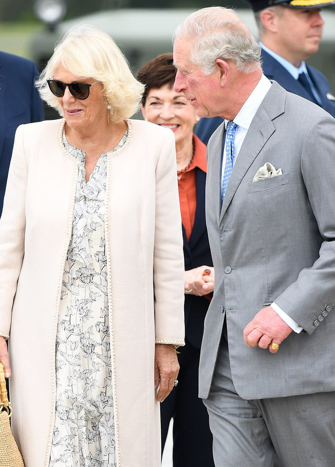 الأمير تشارلز وزوجته يصلان إلى نيوزيلندا في زيارة رسمية