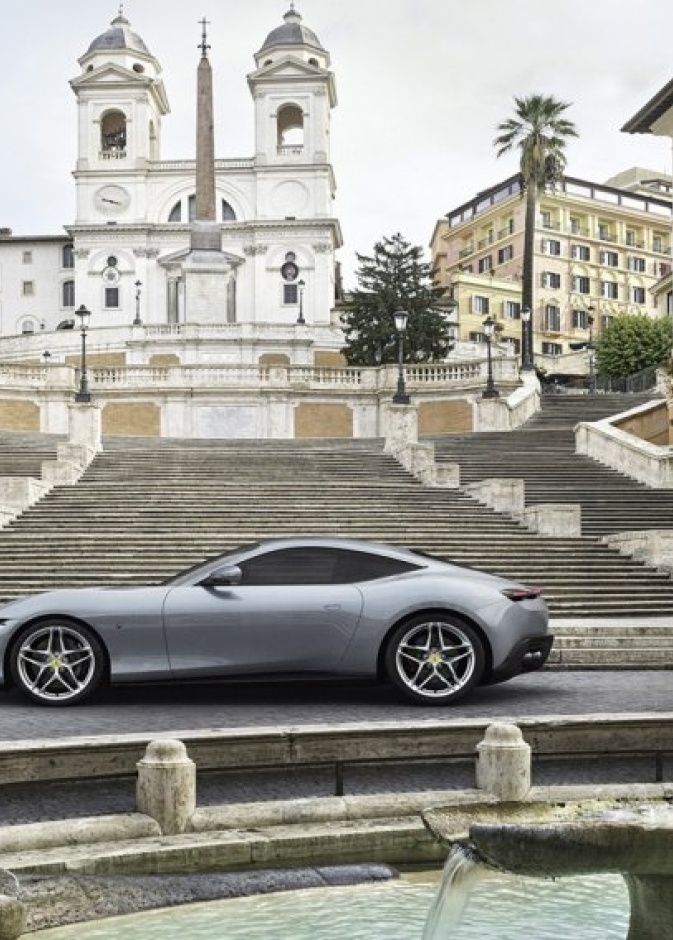 استوحت فيراري تصميم Roma من نمط الحياة الممتعة والخالية من الهموم في خمسينيات وستينيات القرن الماضي