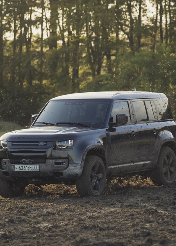  اختيار مواصفات سيارات ديفندر المشاركة في الفيلم