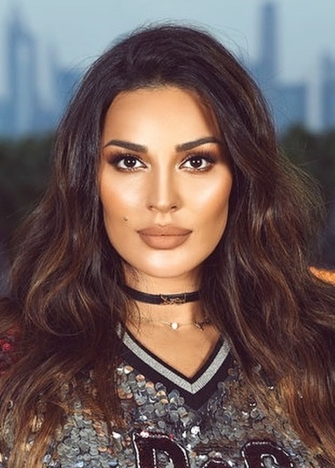 نادين نجيم و مايا دياب بمكياج متشابه ..من بدت الاجمل