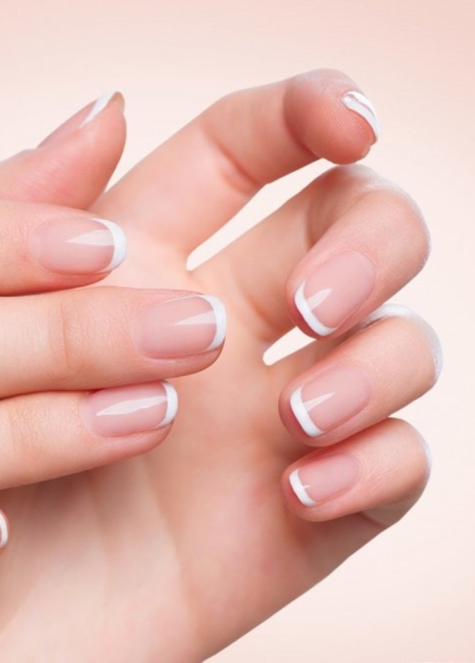  كيفية عمل ماسك زيت الجوجوبا وجوز الهند للعناية بالاظافر في الشتاء