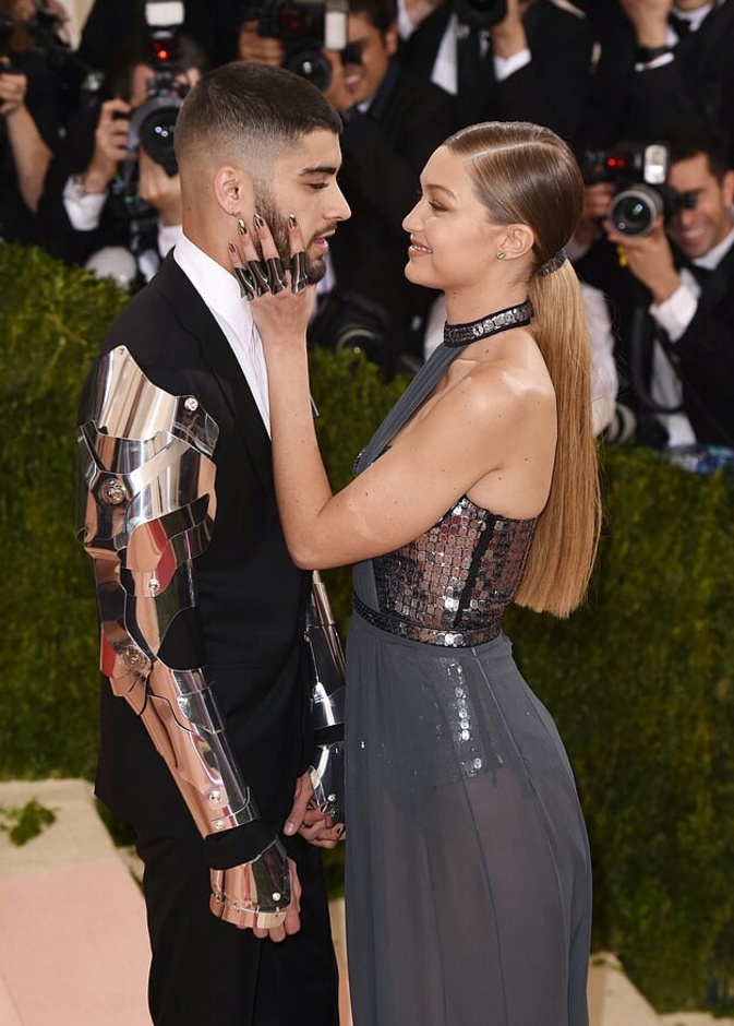 زين مالك و  جيجي حديد 